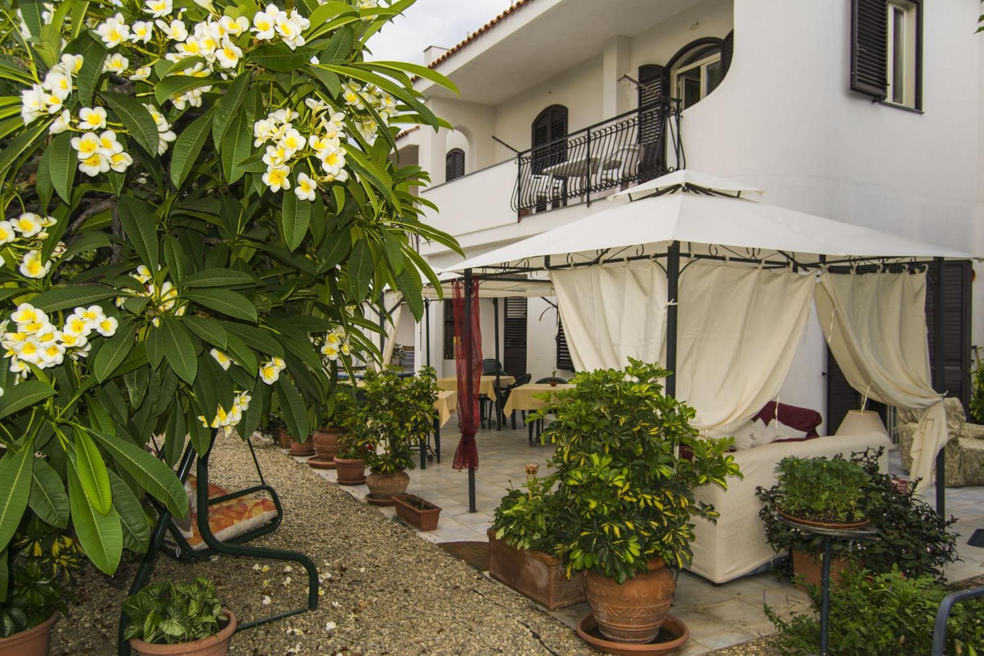 Villa Ortensia Aci Castello Bagian luar foto